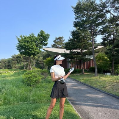 AtfkxiAJIw30716's profile picture. Golf • Fitness • Sun seeker
Finding balance between fairways & everyday life ⛳✨
Sharing my journey one swing at a time