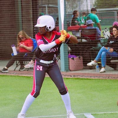 MaddyDove2032's profile picture. 2032 | OF | Lefty 🥎 | Hotshots Premier Gonzalez | Matthew 5:16 ✨ EIS Ambassador | dove.madison@icloud.com