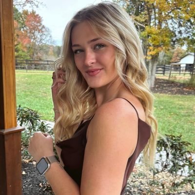 k_ts240's profile picture. no pics on my timeline because the 100 DM’s every time get annoying 🤦🏼‍♀️