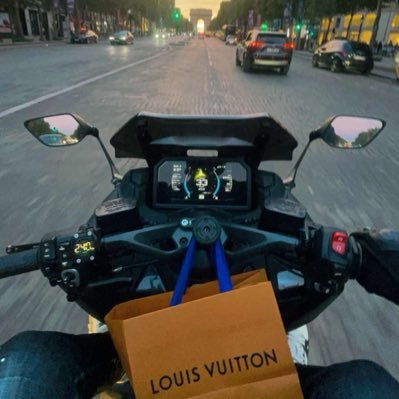 callsmeWalid's profile picture. 🇩🇿