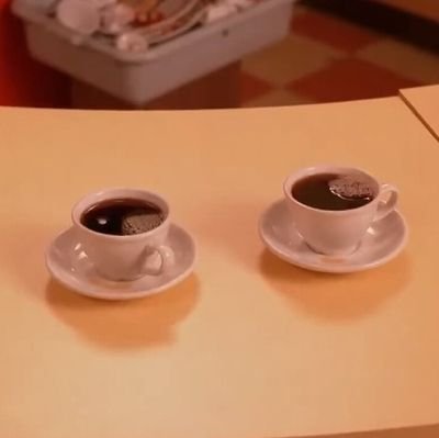 unasdotink's profile picture. 「我看見湛藍的天空以及那白色浮雲，光輝燦爛的白晝，深邃聖潔的黑夜，我情不自禁地想到，這是一個多麼美妙的世界。
」——《What a Wonderful World》