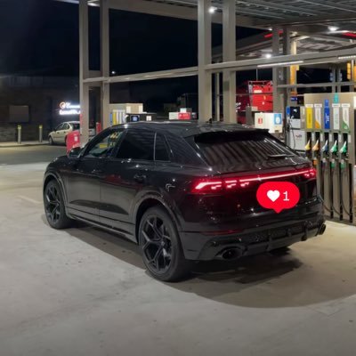 1112ymz's profile picture. 