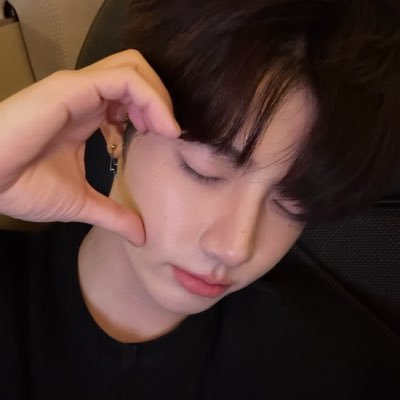 fuhaoskaru's profile picture. — account dedicated to zb1’s center, main vocal, music genius, visual, violinist, and all-rounder ZHANG HAO ✨