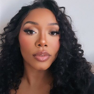 _xolamlamxo's profile picture. IG: Tali.ya__ #blackwomanintech