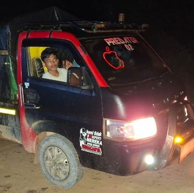 AdityaEnri98952's profile picture. 