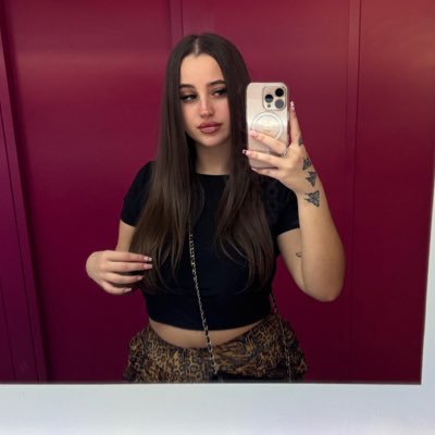 shm_02x's profile picture. 23