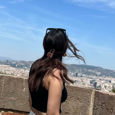 SideOfDiane's profile picture. مازلت أؤمن بالثورة