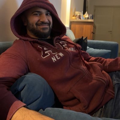 banker_11's profile picture. بتويتر اقول كلام ما اقدر اقوله بالصج