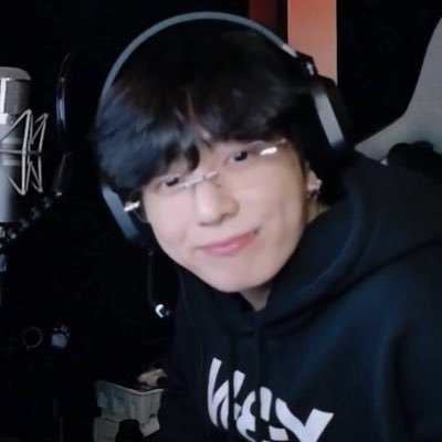VGGUKSTYLE's profile picture. jungkook hop on rivals and let me pocket heal u love
