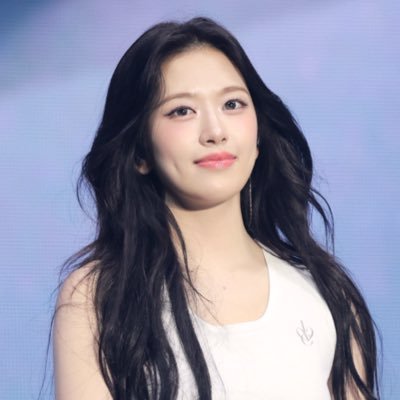 Sapphy_0901's profile picture. FOR IVE #ANYUJIN #유진이 🐶💙 𝑩𝒍𝒖𝒆 𝒊𝒔 𝒉𝒆𝒓 𝒄𝒐𝒍𝒐𝒓, 𝒎𝒂𝒚 𝒔𝒉𝒆 𝒈𝒍𝒆𝒂𝒎 𝒍𝒊𝒌𝒆 𝒂 𝑺𝒂𝒑𝒑𝒉𝒊𝒓𝒆