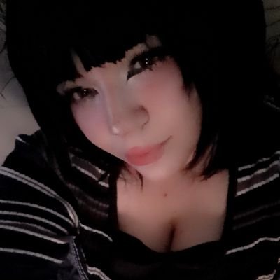 nyaxvampi's profile picture. 119
meow ;3