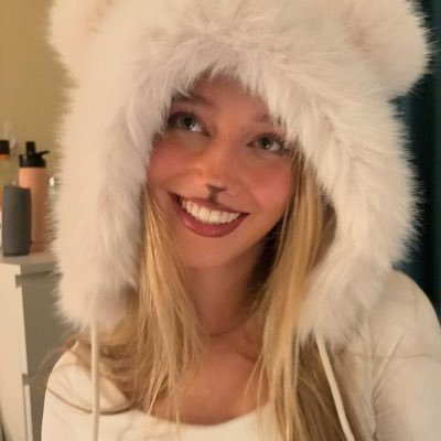 lizzieeleanor's profile picture. lizzie & olivia akgae