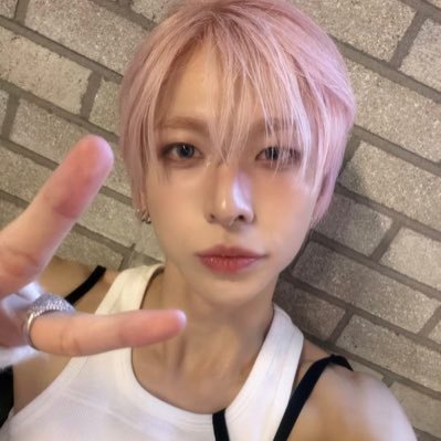 choijihoism's profile picture. jiho broken heart rap enthusiast