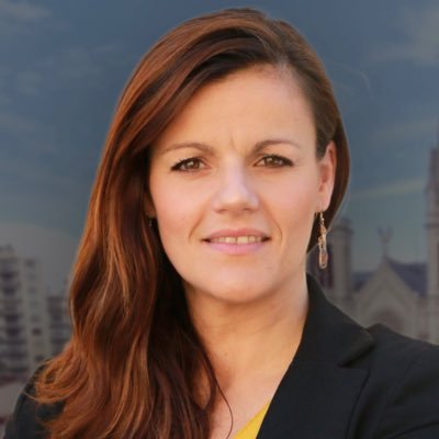 IsabelleSurply's profile picture. Candidate aux élections municipales à Saint-Chamond • Conseillère régionale de la Loire • Conseillère municipale de Saint-Chamond (42) • Mère • Chef de Choeur
