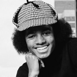 xangoshjhw's profile picture. Lilah (ela/she) • Comunidade Xangô da Baker Street 🏳️‍🌈🇧🇷 🔎Sherlock Holmes Entusiasta #Johnlock 📧sherlockfilmeseseries@gmail.com ☁️beekeeper on tumblr