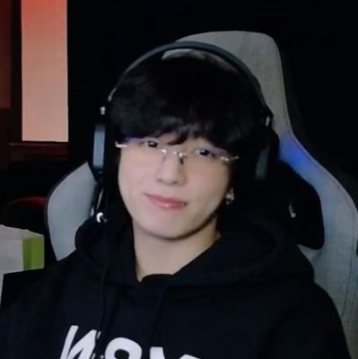 7_hangsang's profile picture. An Unprecedented Global Top Artist Who Is Writing A New History Every Moment   
                          BTS