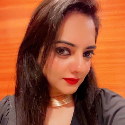 lakey_musings's profile picture. Her veins were filled with honey and sugar, but her nerves were made of steel. — Lynette Simeone