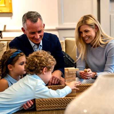 laurajollyfl's profile picture. Founder of Politics and Provisions.