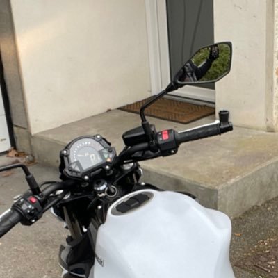 Jay_lule's profile picture. Otaku, mangavore, Fanboy Métroid, Fire Emblem et Monster Hunter et maintenant motard ❤️