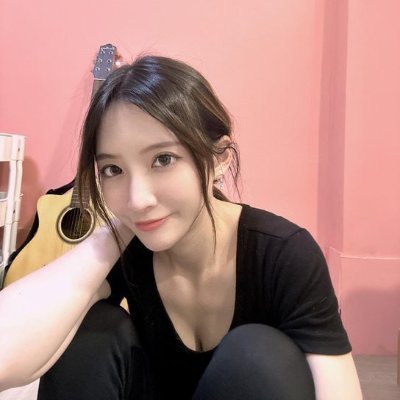 z77YacJJPiwmr7f's profile picture. 這是小號 大家跟隨一下哦~