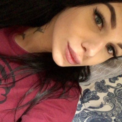 MarianGlynzyzl's profile picture. Easy on my way naughty 😈 tasty 😋