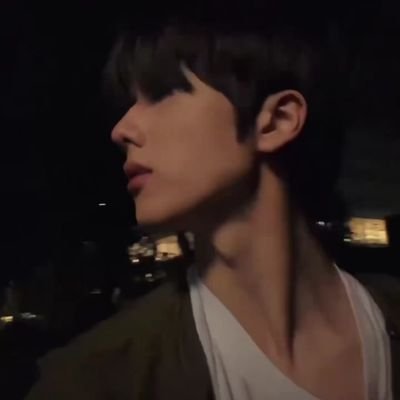 fallensunsky's profile picture. 