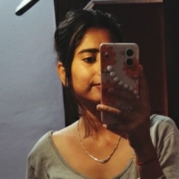 sunflowermuse_'s profile picture. blooming in my own season ...🌻