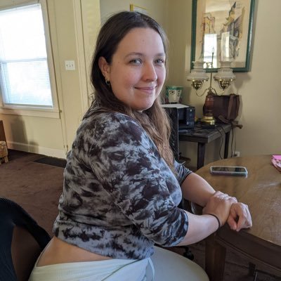 Cynthia16441348's profile picture. Food=happiness