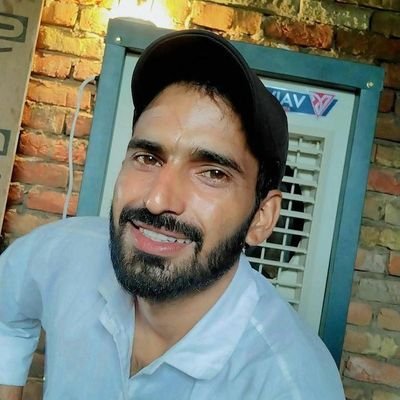 MinaRoshan's profile picture. Writer ✍🏻 || Art or Sports||