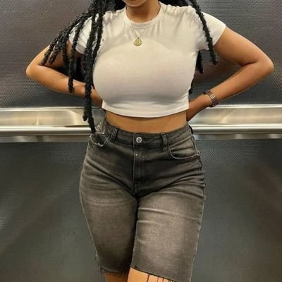 bella548276's profile picture. 