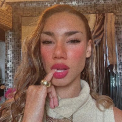 SavvySecretXO's profile picture. Sweet + expensive taste ✨
A soft distraction for men who love to spoil.
Be respectful in my DMs.