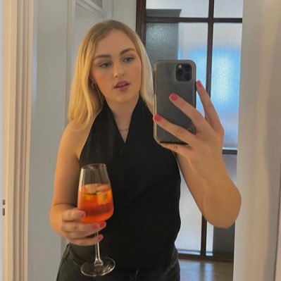 isobelr__'s profile picture. 