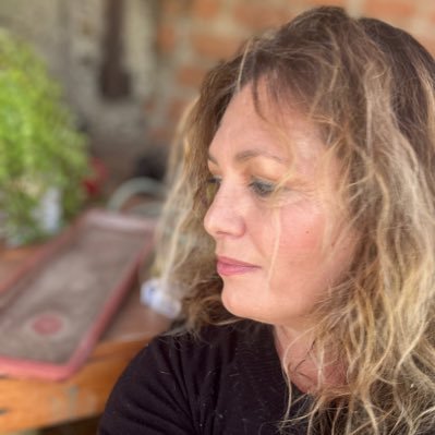 no_tan_obvia's profile picture. Tengo del año que me pidan. Nacida y criada en la República Independiente de Playa Ancha. Señora Perro 🐶