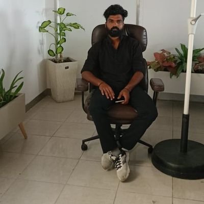 RisabkumarSingh's profile picture. 🔥🌍😈☠️🤬
बहुत कम लोग मेरा किरदार जानते हैं में हंसते हस्ते सबको बर्बाद करने का दम रखता हूं...!