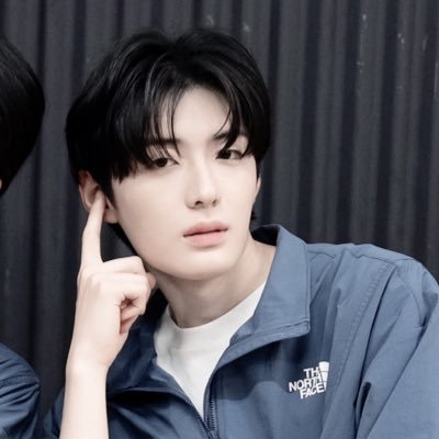 arigatouxq's profile picture. ⠀ᨀ ‘ 𝗰𝗵𝘂𝗻𝗴 #SANGHYEON ᡣ 𐄁 ꛵𐄁 ﬞ ꛁ ּ ( 𝖿𝖺𝗇 𝖺𝖼𝖼𝗈𝗎𝗇𝗍 ) ⸝𓍯 🎸 🤸🏻 ` !