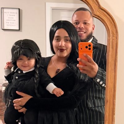 RMunroe_17's profile picture. 🇧🇸 • 1906 • Cybersecurity M.S. • Currency Analyst📈