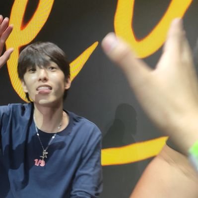 jaerararara's profile picture. finding my way out of the labyrinth ||