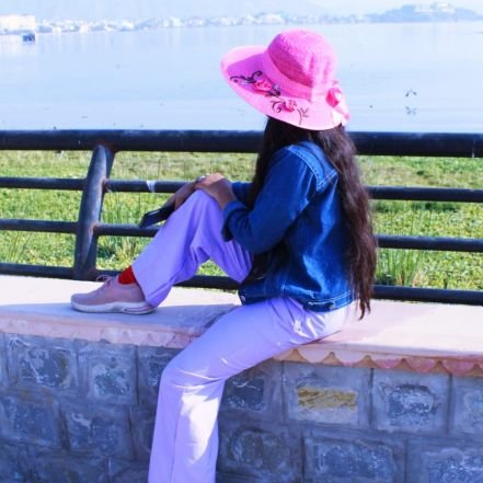 dailysparkx07's profile picture. || कुछ अधूरे लोगों के लफ्ज़ || तर्क-वितर्क ||शायरी||
||गजल|| प्रेम || दर्द || इश्क || ख्वाब ||सब्र करो जिसके काबिल हो जिंदगी तुम्हें वो हर चीज देगी !