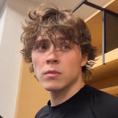 pradanorris's profile picture. #believ4