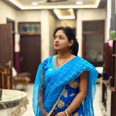 Simple1Priya's profile picture. Pretty? Yes 💖
Chaotic? Also yes 😈
Certified meme lover who laughs at her own jokes 🤣.        
Aur haan idhar tak aa gaye ho aap to Follow karke hi jana😶‍🌫️