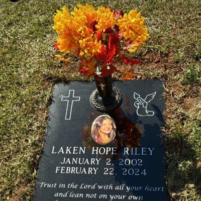 MadchenL32954's profile picture. lesbian for life 🏳️‍🌈 Scorpio ♏️ Delaware📍 Lfhs alumni 👨‍🎓 dad passed 5.23.2025 🖤 huge wallows fan 🩵 Braeden lemasters 🖤 trump supporter 🇺🇸❤️🤍💙