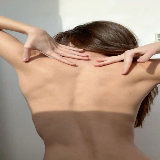 gueeawju92382's profile picture. I walk like I’m the one who owns every moment you live