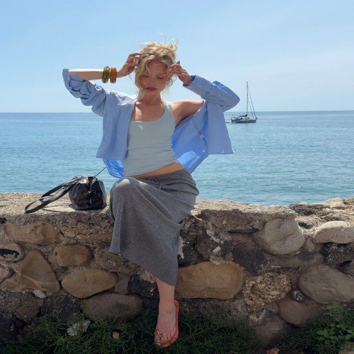 ooremou63897's profile picture. I glow like the night waits for me to light it up