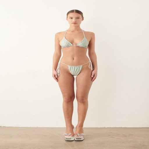 Lieawaub27040's profile picture. I walk like the world stops when I move