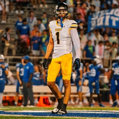 EliCochran0's profile picture. Bishop Verot | co 26’ | 6’3 184| S| email: elidrew423@icloud.com | 4.0gpa | Head coach:@CoachRodeBV cell | cell:8124534342