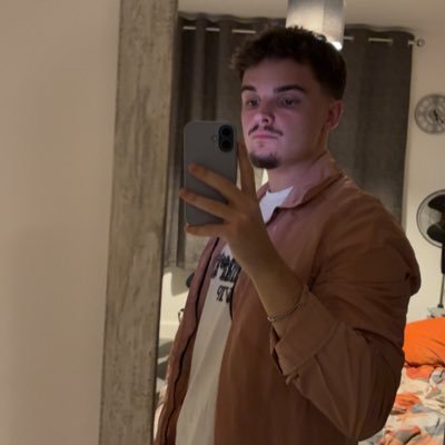 cw_033's profile picture. your cheeks are glow in the dark…