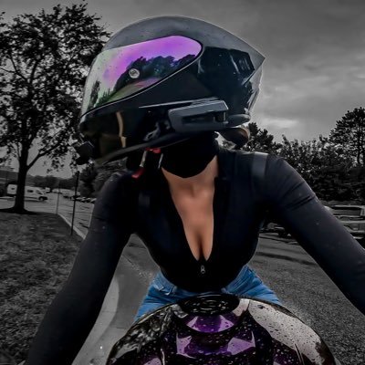 tenacitay's profile picture. Just a girl obsessed with her motorcycles & car ༄ˋ°•* 16’ S1000RR & 11’ R1 & 23’ BRZ