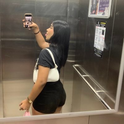 Nikolitaaaaaa's profile picture. 