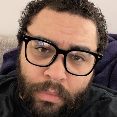 ginandkoosh's profile picture. Talking shit.

I'm not gonna argue with you.