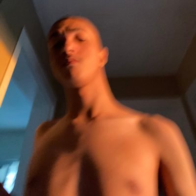 jhenrsousa's profile picture. vestibulando, viajante, imaturo e abestalhado